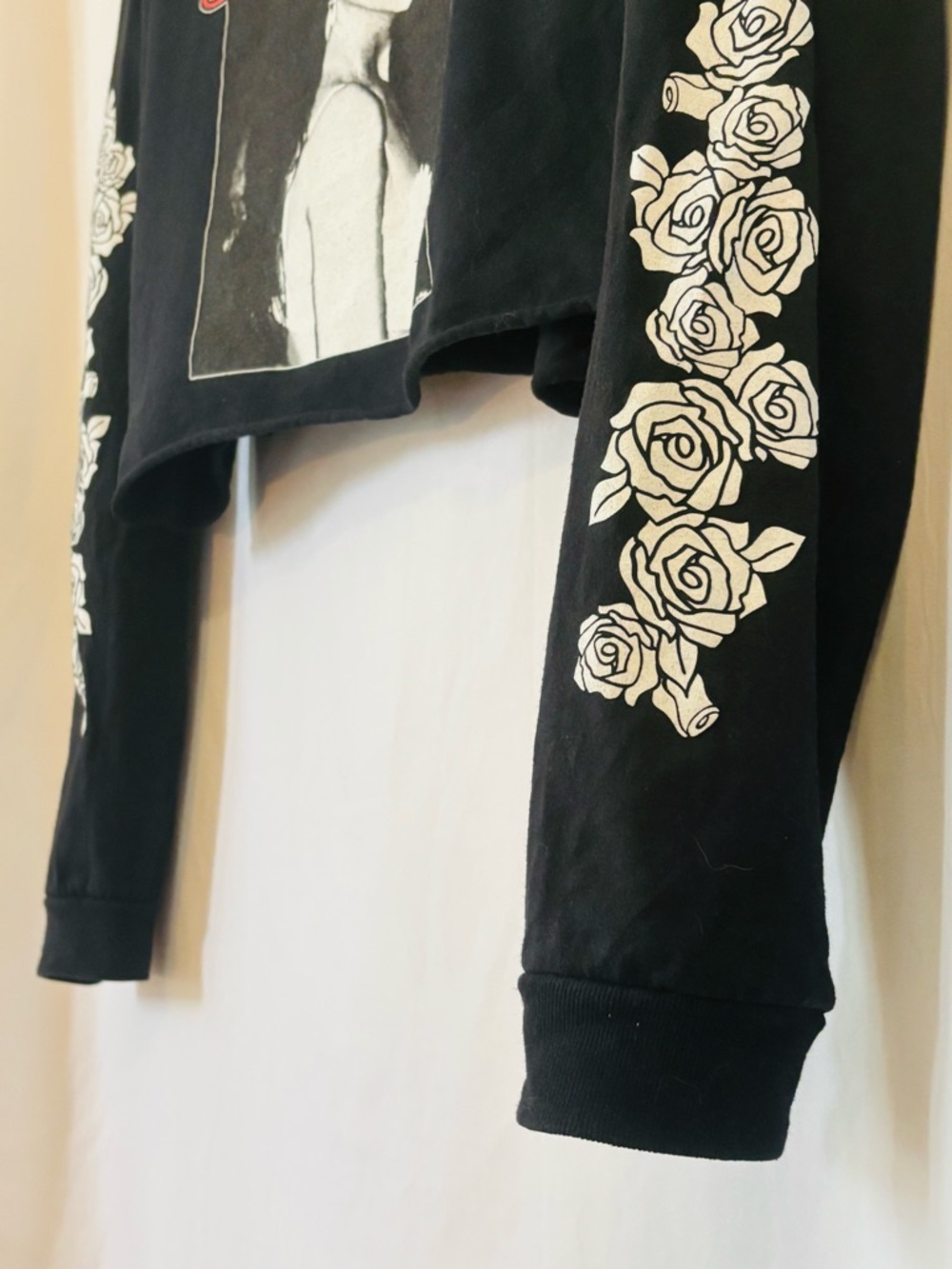 Selena Official 90s Female Pop Icon Crop Long Sleeve - Picture 2 of 5